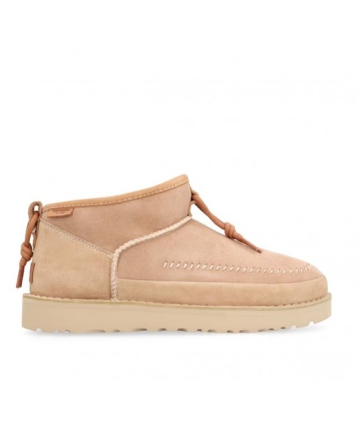 Stivaletti UGG in montone e camoscio, beige